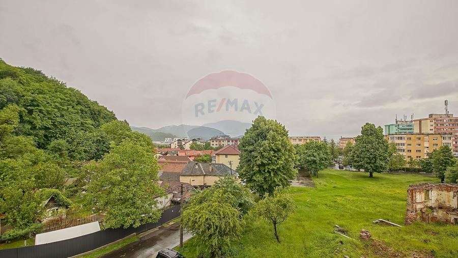 Apartament cu 2 camere semidecomandat, mobilat în Noua