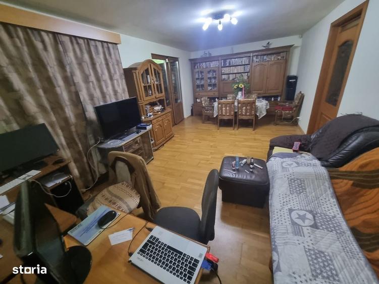 Casă cu 4 camere în Est