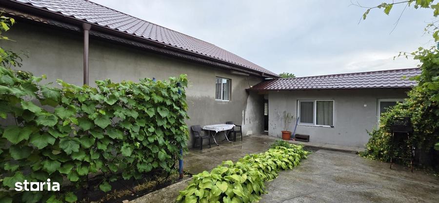 Casă cu 4 camere cu Teren 1164 Mp în Colceag