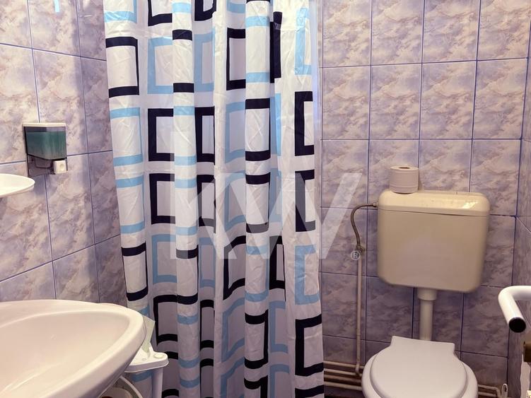 Casă individuală cu 6 camere cu Teren 1000 Mp în Moieciu de Jos