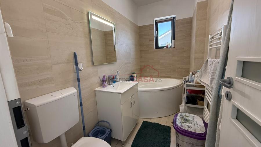 Apartament cu 3 camere semidecomandat, mobilat în Bragadiru