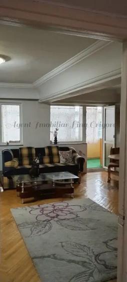 Apartament cu 4 camere decomandat în Central