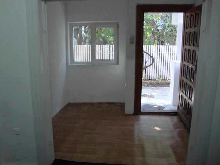 Casă cu 7 camere cu Teren 338 Mp în Exterior Vest