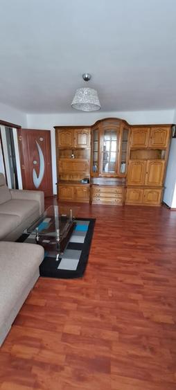Apartament cu 2 camere semidecomandat în Micro 11