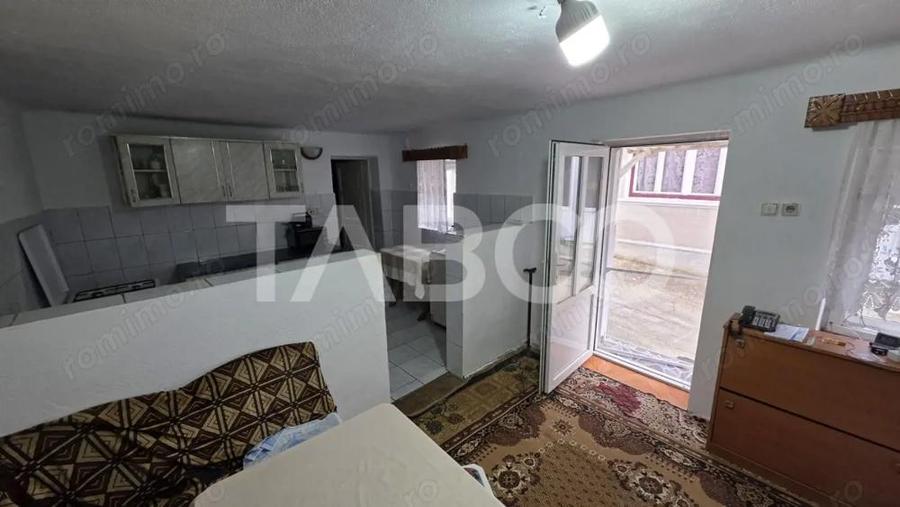 Casă cu 3 camere cu Teren 5859 Mp în Deal