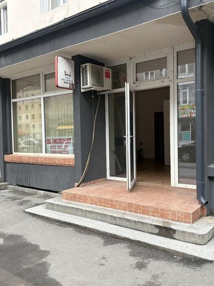 Spațiu comercial, de 54 mp, în Pecinișca