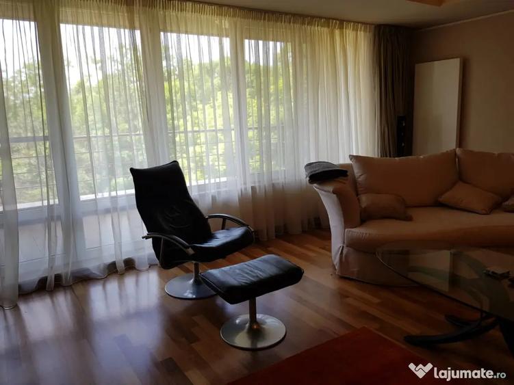 Apartament cu 4 camere decomandat, mobilat în Nordului