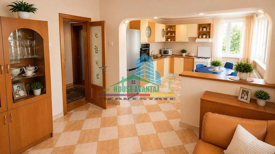 Casă cu 8 camere cu Teren 500 Mp în Vest