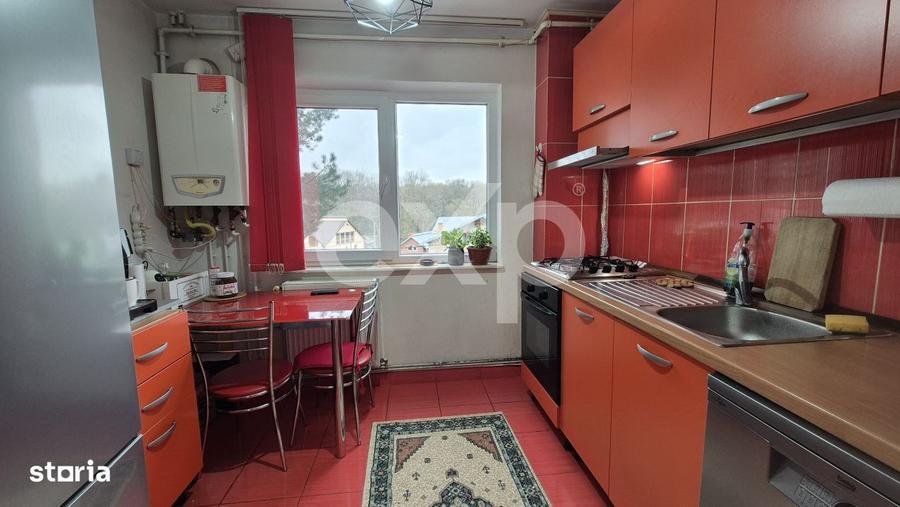 Apartament cu 3 camere decomandat în Găvana