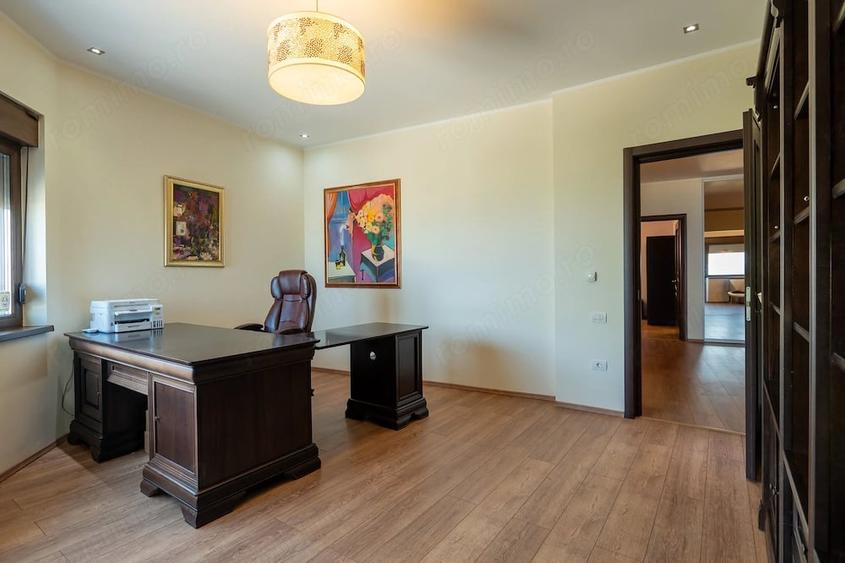Apartament cu 3 camere decomandat în Peninsula