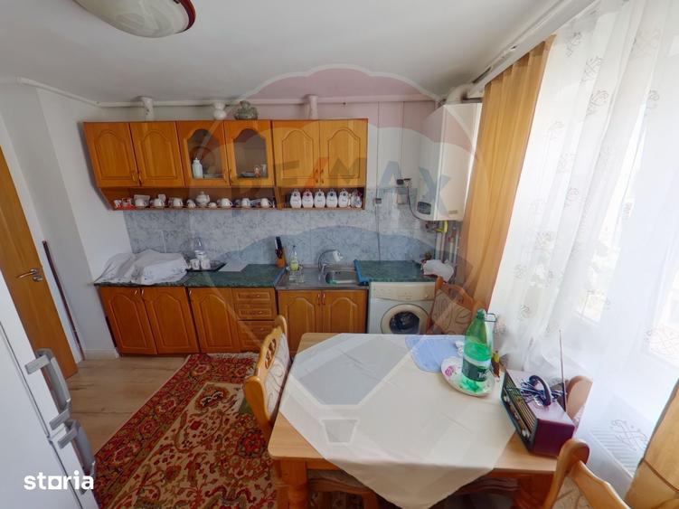 Apartament cu 3 camere decomandat în Central