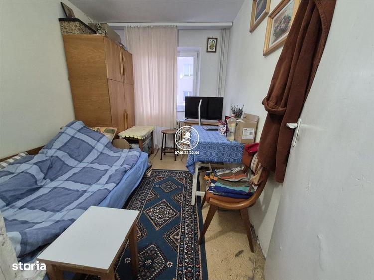 Apartament cu 3 camere semidecomandat în Limanu