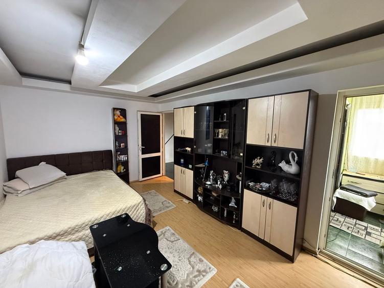 Apartament cu 2 camere decomandat, mobilat în Central