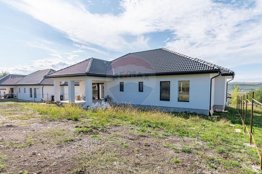 Casă individuală cu 4 camere cu Teren 738 Mp în Jucu de Sus