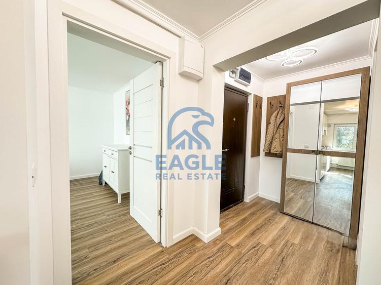 Apartament cu 3 camere decomandat, mobilat în Faleza Nord