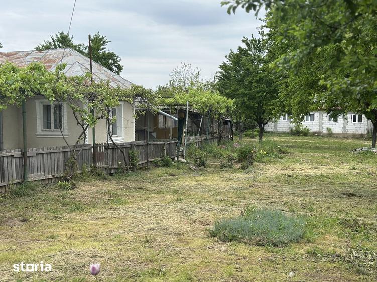 Casă cu 4 camere cu Teren 1110 Mp în Central