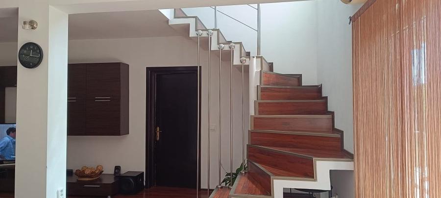 Casă cu 4 camere cu Teren 471 Mp în Agigea