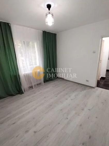 Apartament cu 3 camere decomandat în Tătărași