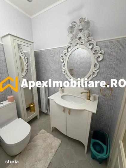 Apartament cu 3 camere decomandat în Centrul Istoric