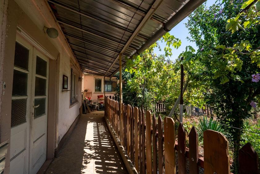 Casă individuală cu 2 camere cu Canalizare în Rogerius