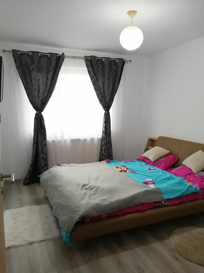 Apartament cu 2 camere decomandat în Tractorul