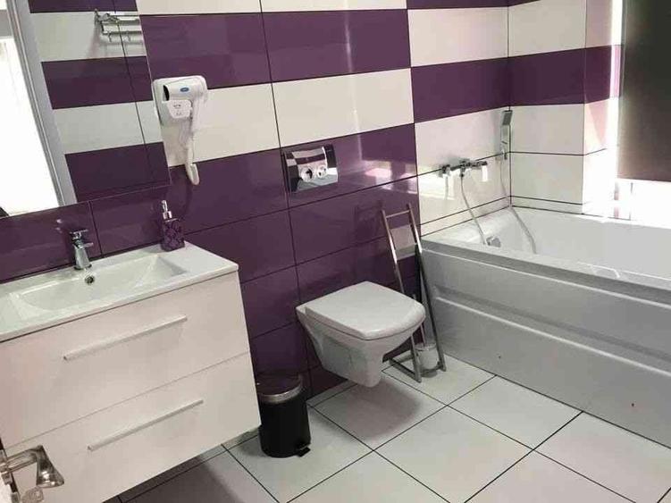 Apartament cu 3 camere decomandat, mobilat în Mamaia-Sat