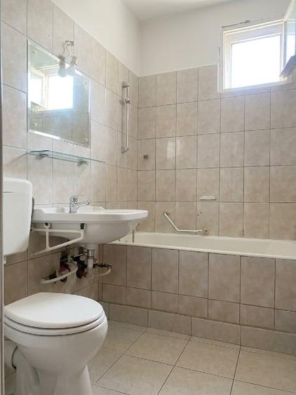 Apartament cu 3 camere decomandat, mobilat în Vatra Luminoasă