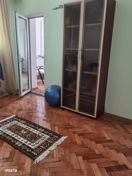 Apartament cu 4 camere decomandat în Central
