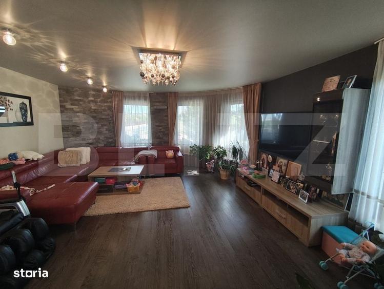 Casă cu 4 camere în Rontău