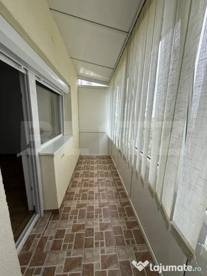 Apartament cu 3 camere decomandat în Micro 16