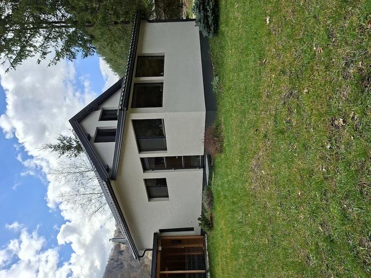 Casă cu 3 camere cu Teren 768 Mp în Central