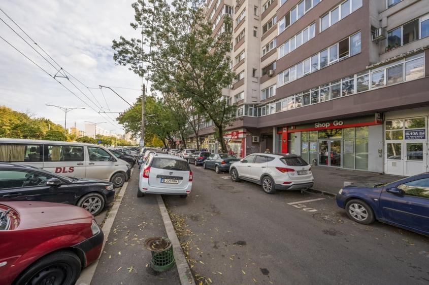 Apartament cu 3 camere decomandat în Lujerului