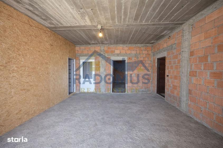 Casă cu 4 camere cu Teren 1731 Mp în Central