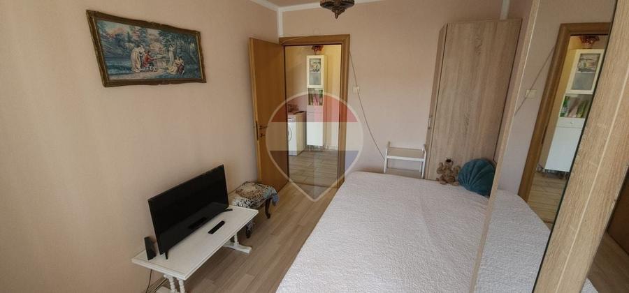 Apartament cu 3 camere decomandat în Doamna Ghica