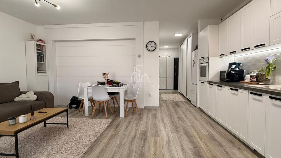 Apartament cu 2 camere decomandat, mobilat în Est