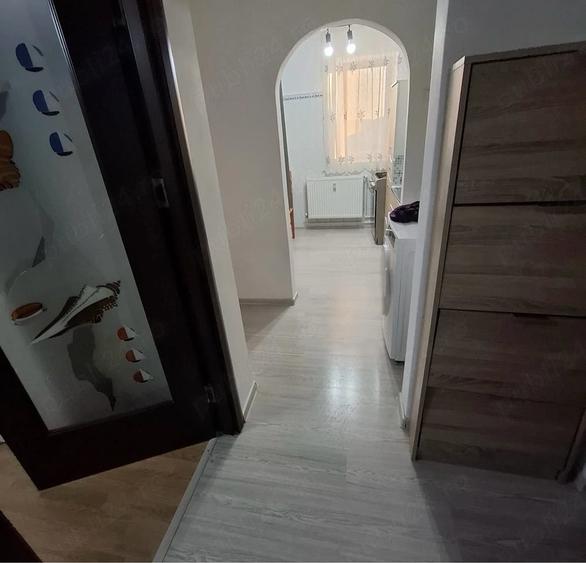 Apartament cu 2 camere decomandat în Exterior Vest