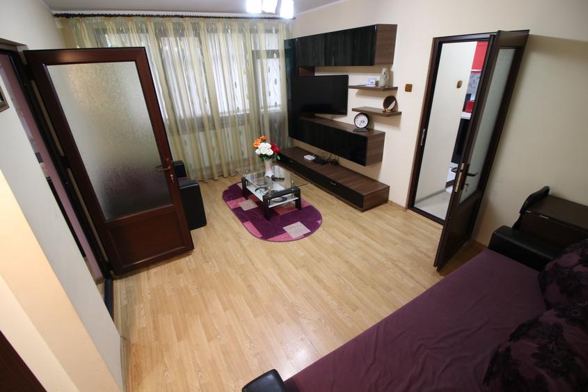 Apartament cu 2 camere semidecomandat în Micro 16