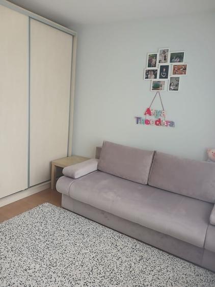 Apartament cu 3 camere decomandat în Olteni