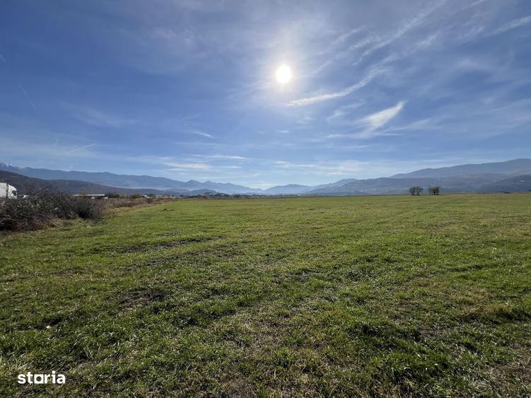 Teren de 28000 mp, în Central
