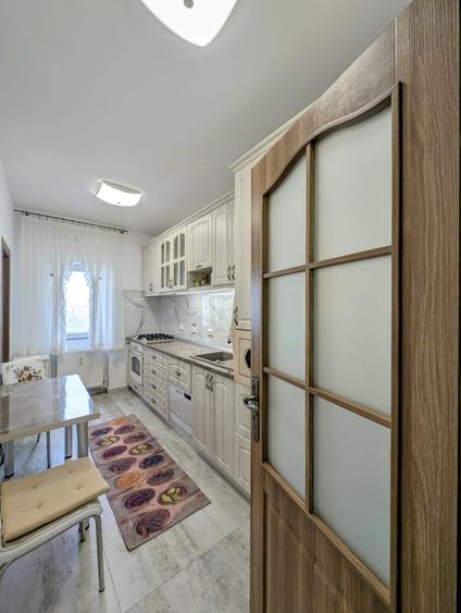 Apartament cu 2 camere decomandat în Pajura