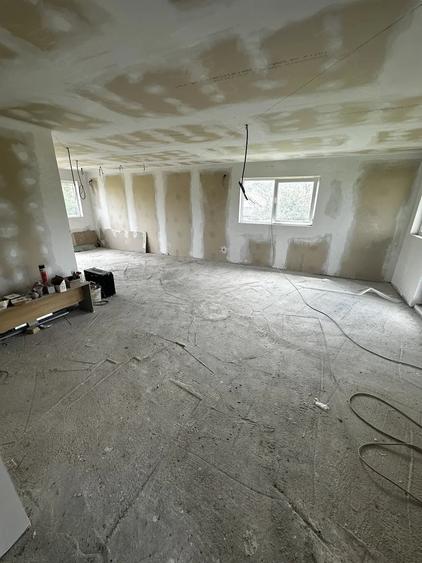 Casă cu Teren 3000 Mp în Central