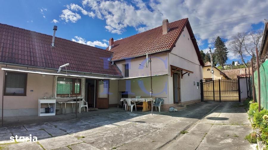 Casă cu 4 camere cu Teren 1622 Mp în Central