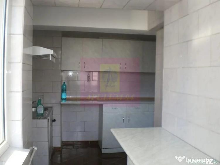 Apartament cu 3 camere decomandat în Decebal
