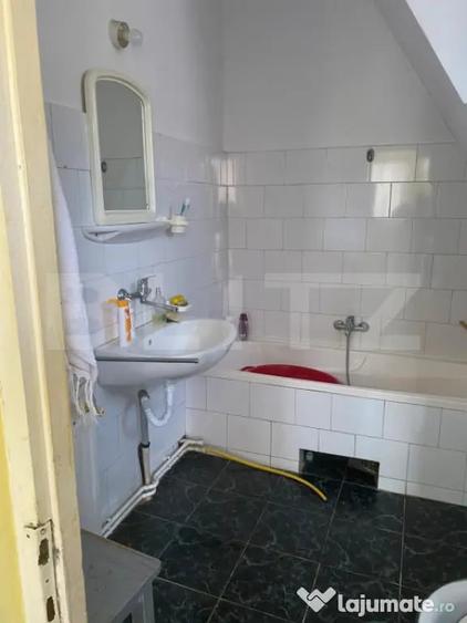Casă cu 4 camere cu Teren 965 Mp în Central