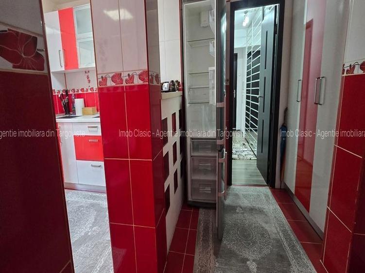 ETAJ 1,Micro  3 Târgoviște,  vânzare apartament 3camere - 8
