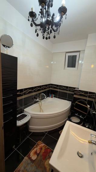 Apartament cu 2 camere decomandat în Păcii