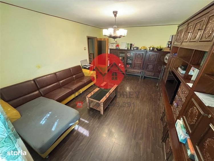 Apartament cu 4 camere decomandat în Ultracentral