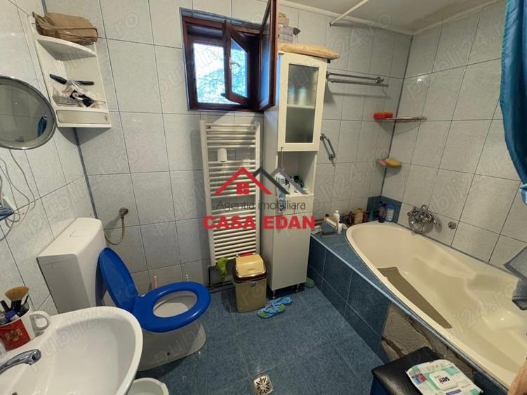 Casă cu 6 camere cu Teren 1521 Mp în Câmpina