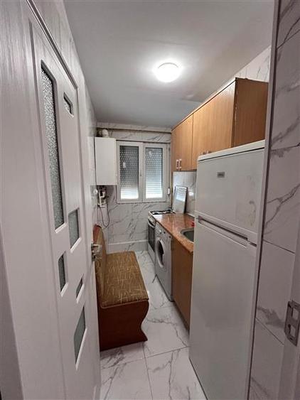 Apartament cu 2 camere semidecomandat, mobilat în Moroasa 2