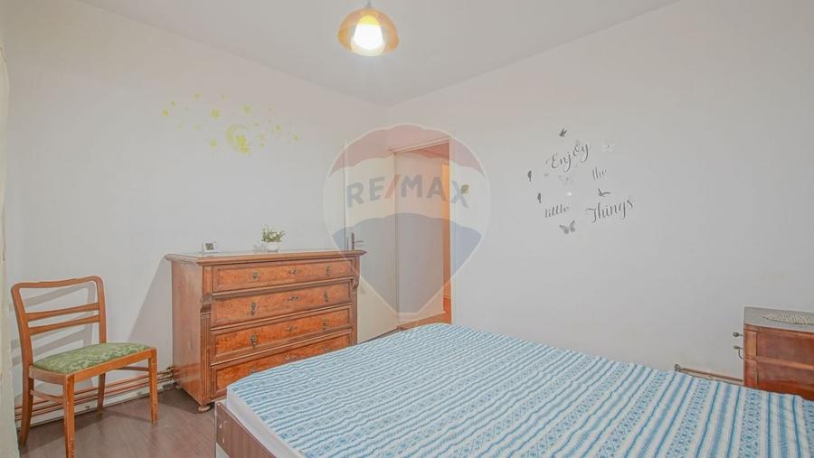 Apartament 2 cam de închiriat Zona Griviței Mobilat și utilat etaj 1 - 13